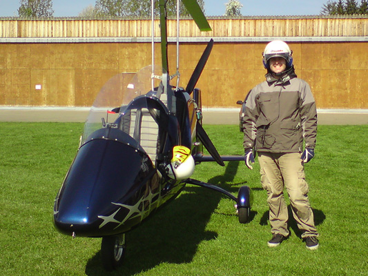 Förderkreis Bundesfestung Ulm - Der Dokumentarfilm - Makting Of - Sebastian Fery vor den Luftaufnahmen mit dem Gyrocopter